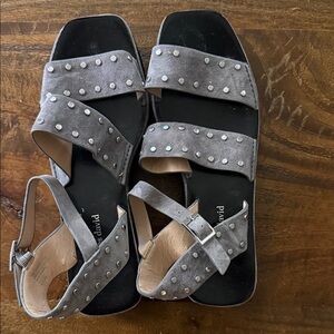 Gray platform Charles David ankle sandal size 9.5